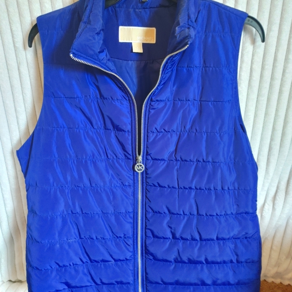 Michael kors puffer vest size medium